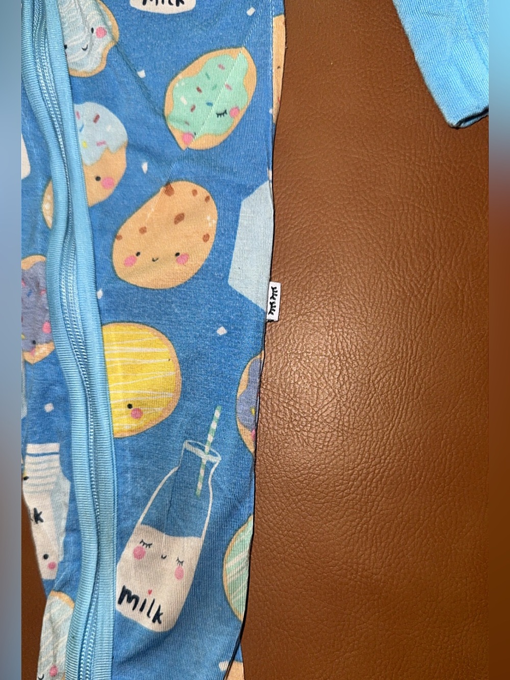 Excellent Little Sleepies Cookies and Milk Zippy Bamboo Sleeper size: 3-6 months - Picture 5 of 7